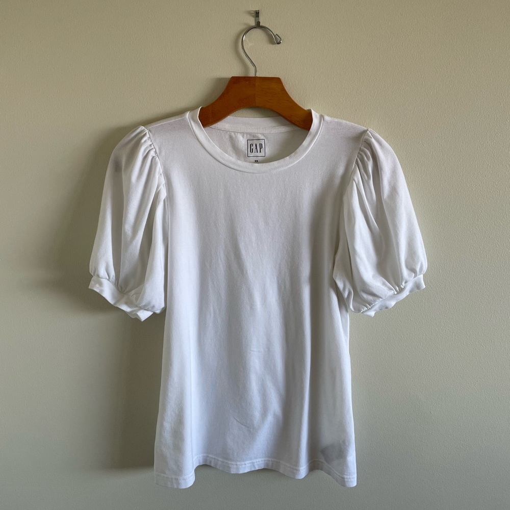 Gap white short sleeve top in Women’s XS